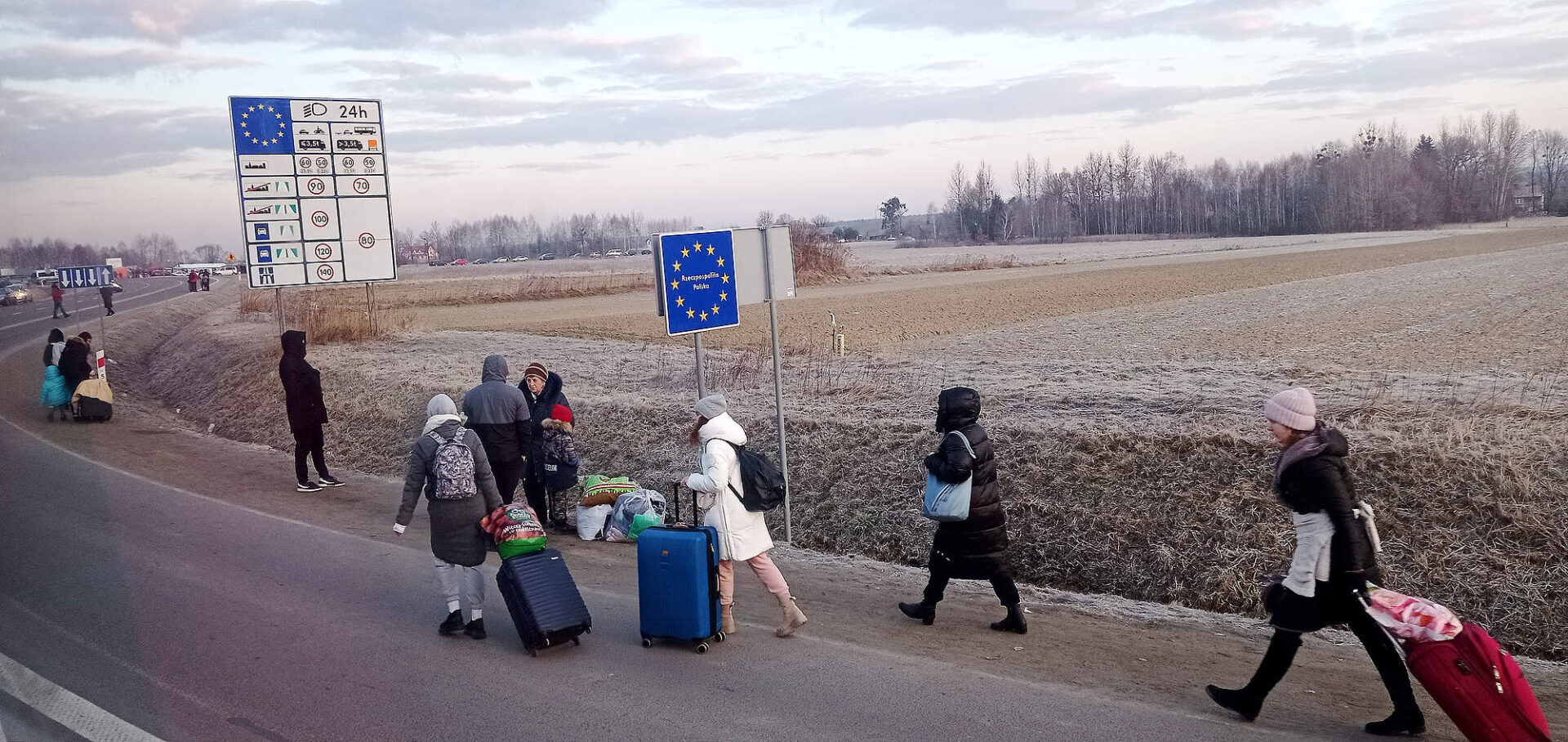 Біженці-з-України-на-кордоні-з-Польщею-пункт-пропуску-Грушів-–-Будомєж-27-лютого-2022-р