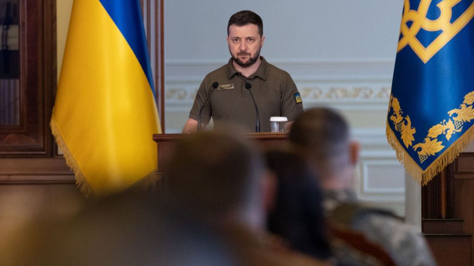 Зеленський розповів, що Україну починають штовхати до "миру", але з вигодою для РФ